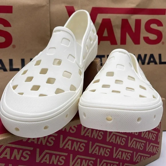 Vans Men’s Slip-On Trk Marshmallow
VN0A5HF8FS8
Sneakers - Picture 6 of 16